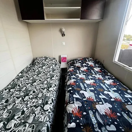 Mobile Home, Sea View, Pool, 6 People בית נופש